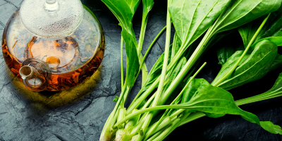 Make your own herbal first aid spray for summer